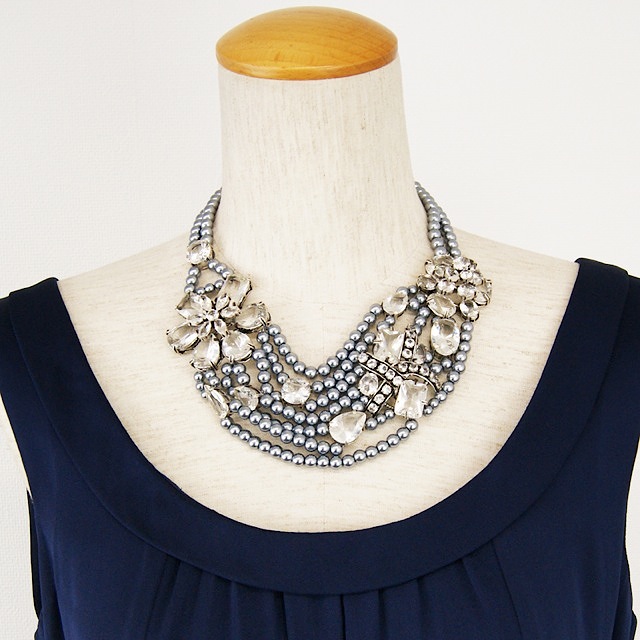 BCBG (ビーシービージー) フラワー