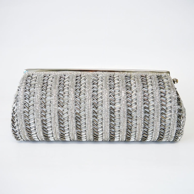 MOYNA (モイナ) ビーズクラッチバ