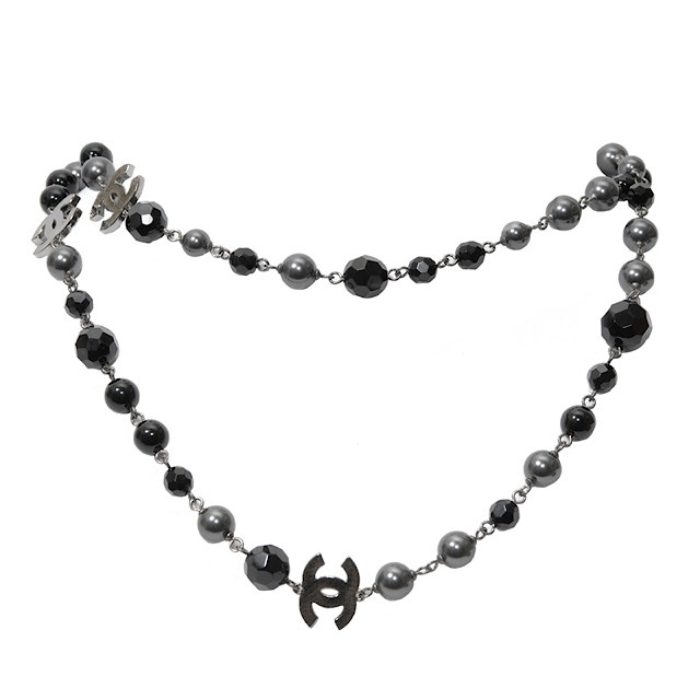 CHANEL (シャネル) 黒パールネック