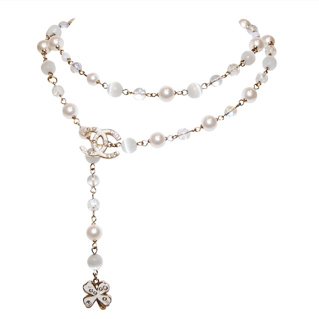 CHANEL (シャネル) CCマーククロー