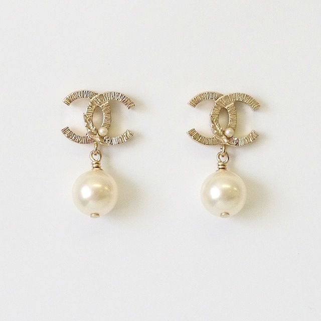 CHANEL (シャネル) CCマークフェザ