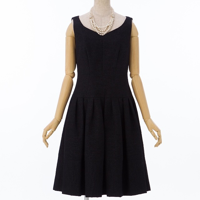 Sbille (シビラ) お花刺繍フレアド