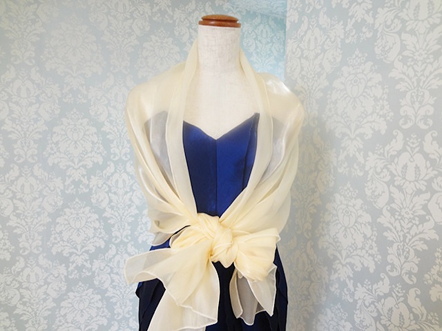 034・アイボリー光沢ストール (ベ