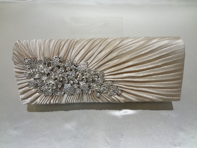 005・シャンパン右下サイド花ダイ