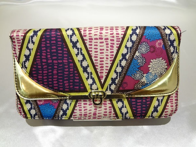 033・レトロ柄風クラッチ (パープ