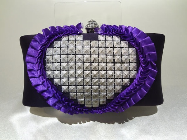 038・黒×パープルハート型スタッズ