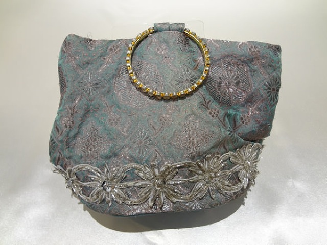 064・深いグリーン×花模様持ち手リ