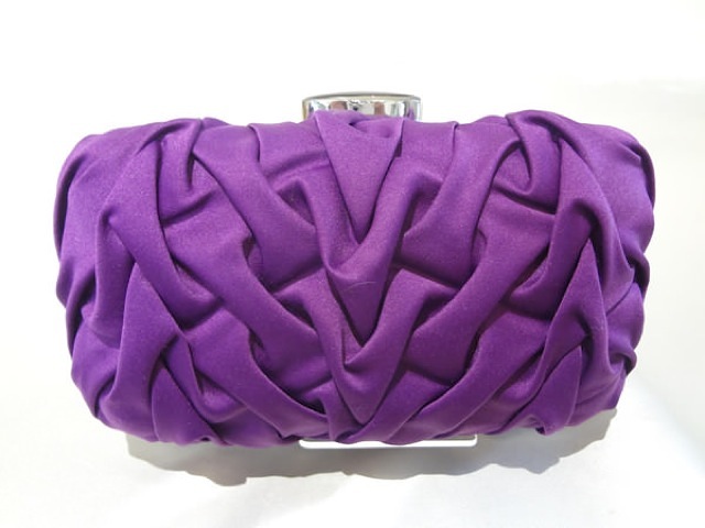 066・ムラサキふわふわクラッチ (