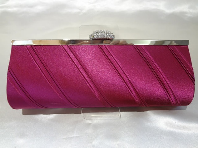 067・ベリーピンク・サテンクラッ