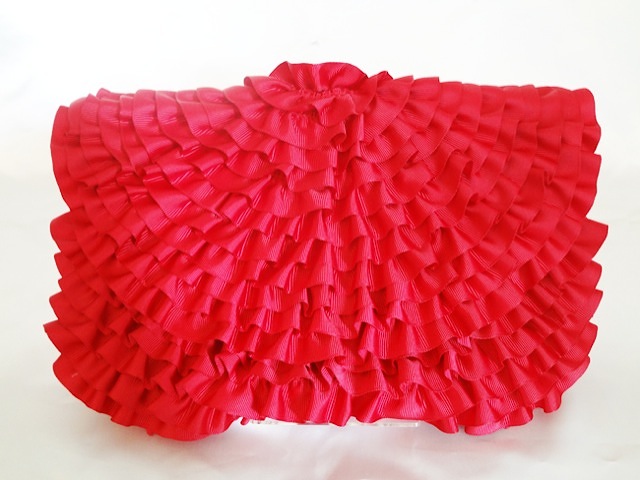 111・レッド総フリルクラッチ (レ