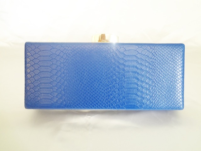 114・ブルー型押しデカクラッチ (