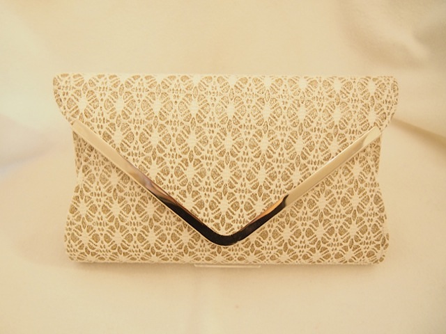 132・ゴールドレース柄クラッチバ