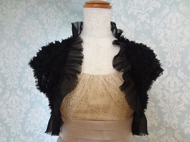 023・ブラック全フリル襟ひらひら