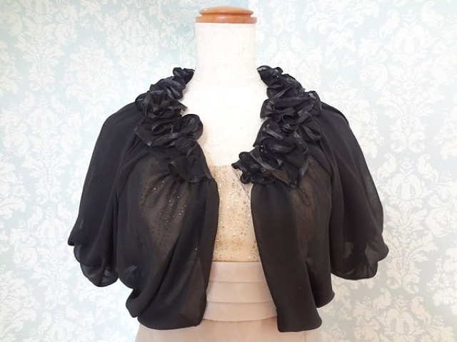 026・襟ひらひらブラックバルーン