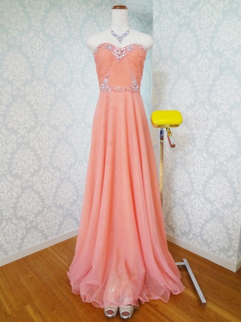 Adrianna Papell （アドリアナパペ