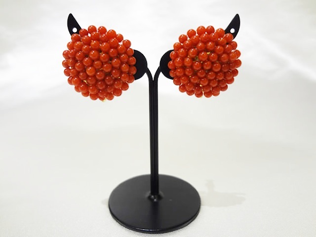 レッドビーズ調ラウンドイヤリング