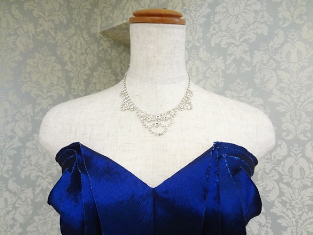 ゴージャスシルバービジューネック