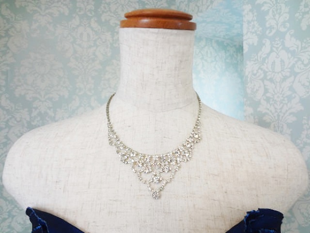 ゴージャスシルバービジューネック