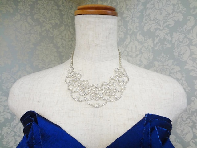 ゴージャスシルバービジューネック