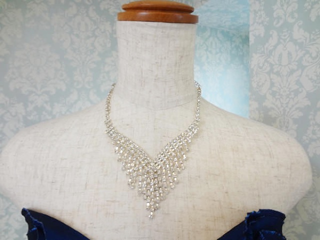 ゴージャスシルバービジューネック