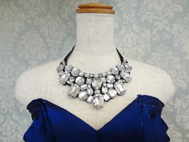 ゴージャスクリアーストーンネック