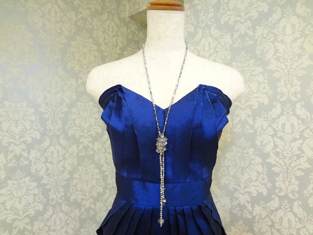 ロング飾りつきシルバーネックレス