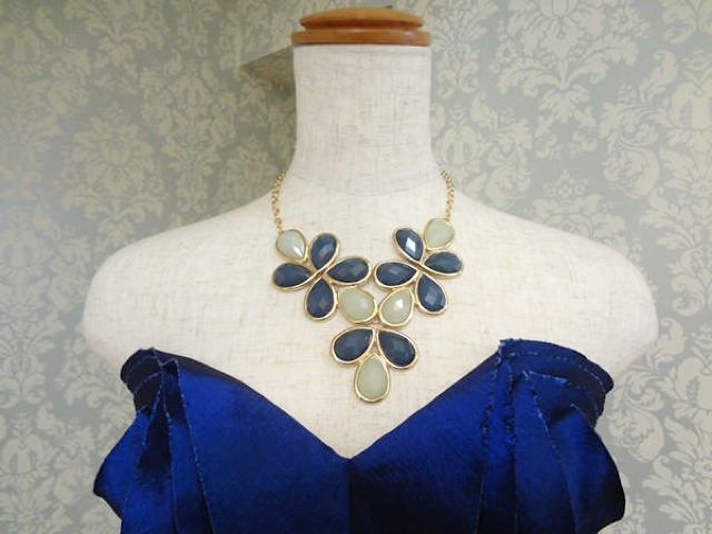 ネイビーフラワーモチーフネックレ