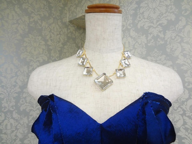 クリスタルスクエアモチーフ付チョ