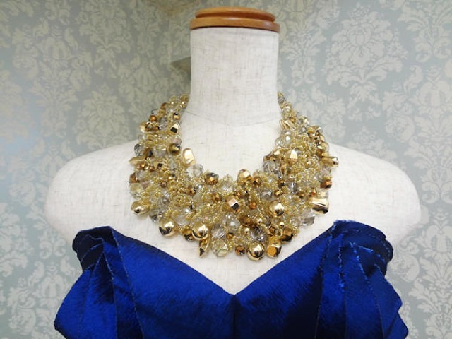 ゴージャスゴールドビジューネック