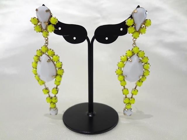ピアス069蛍光イエロー＆ホワイト