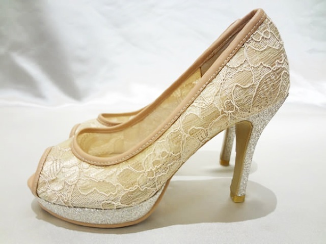 012・ベージュ全レースパンプス (