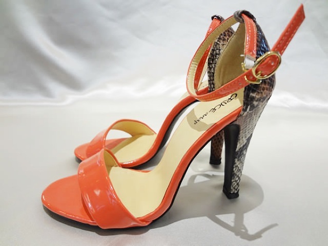 017・エナメルピンク後スネーク柄