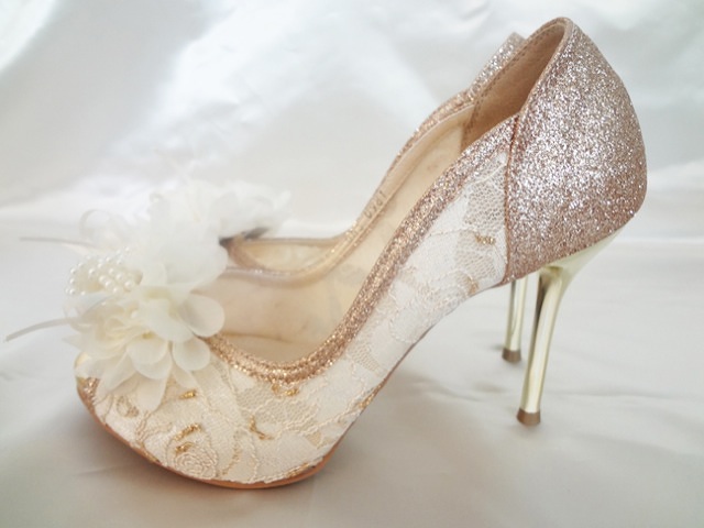 051・ベージュゴールドレースお花