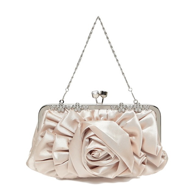 ラインストーンフラワー付きローズ