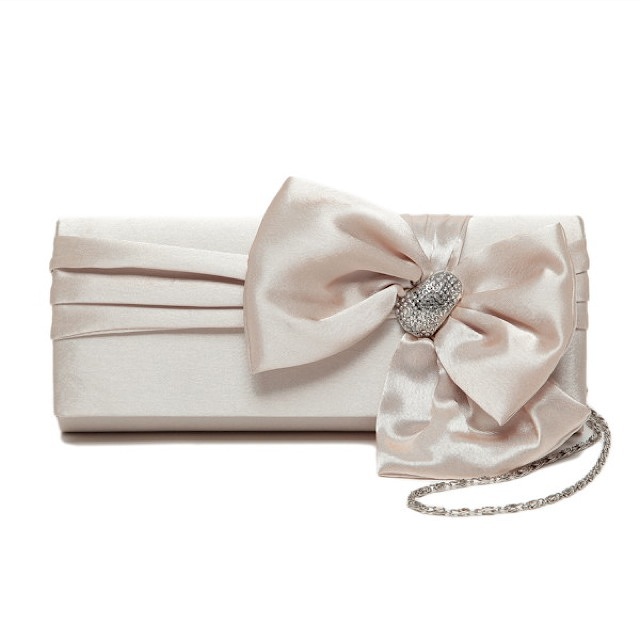 ストーンバックル付きリボン クラ