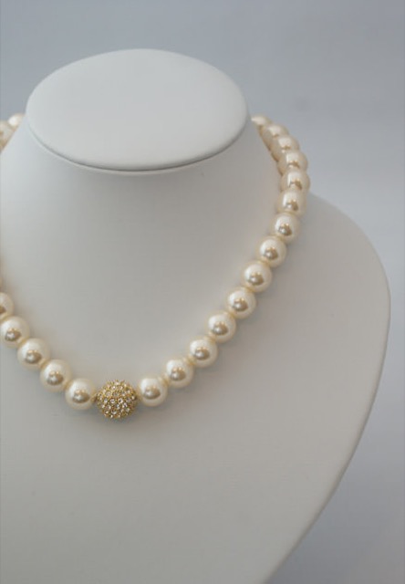 anonymous (アノニマス) 中央にゴ