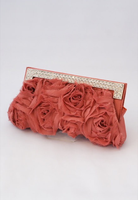 GOSTO バラモチーフのフェミニンな