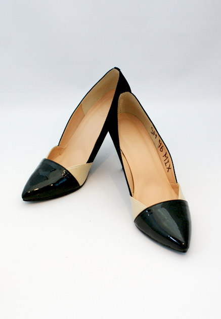 REZOY (リゾイ) ベージュとブラッ